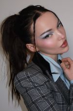 DOVE CAMERON - Instagram Photos and Video 12/11/2025