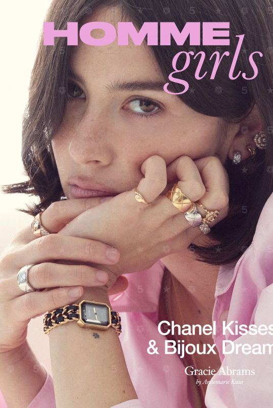 GRACIE ABRAMS Homme Girls, December 2025