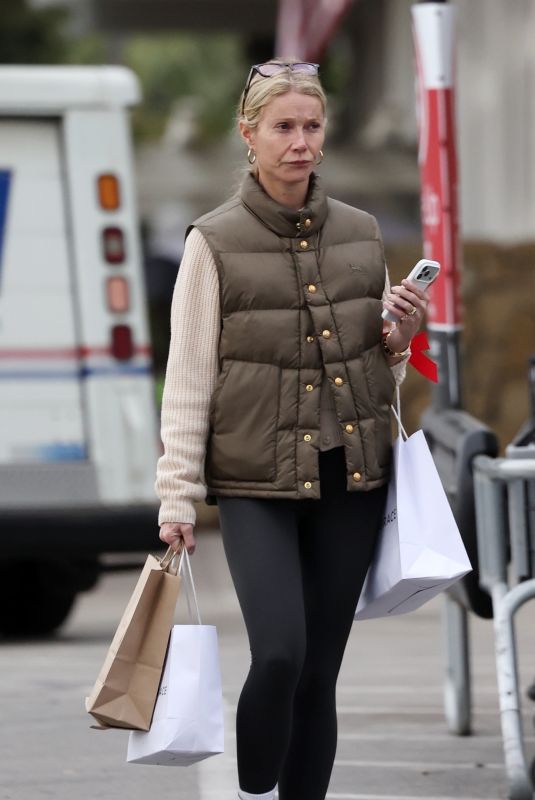 GWYNETH PALTROW Out for Last-minute Christmas Shopping in Montecito 12/24/2025