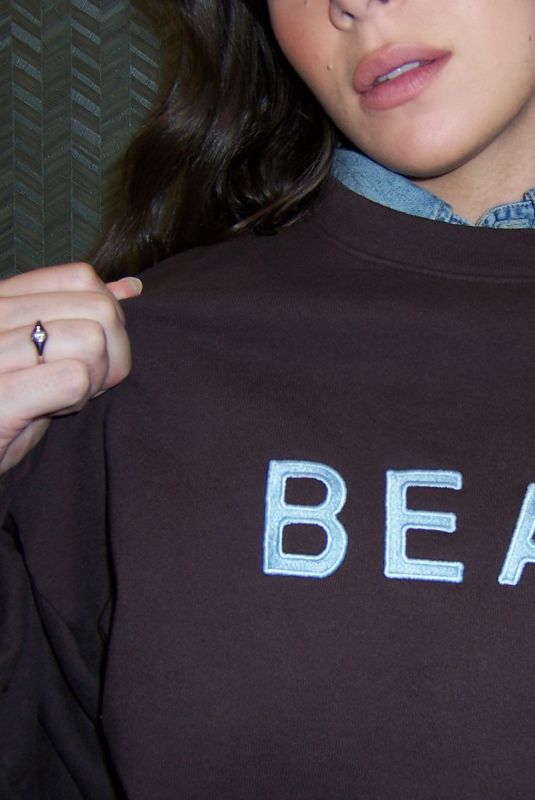HAILEE STEINFELD for Beau Society Crewneck, December 2025