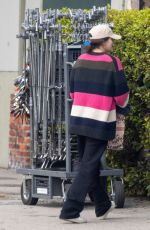 HAILEE STEINFELD Keeps a Low Profile Out in Los Angeles 12/04/2025