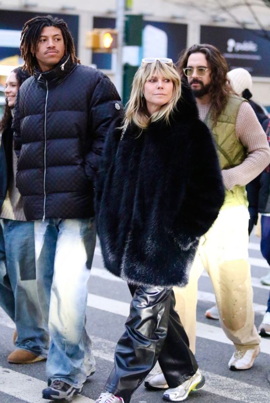 HEIDI KLUM Out for Christmas Shopping in New York City 12/20/2025