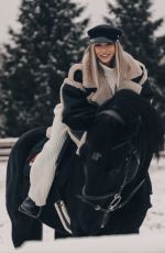 ILONA ARSENTIEVA - Instagram Photos 11/30/2025