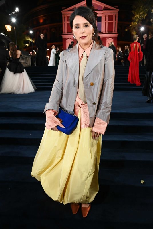 JESSIE WARE at Fashion Awards 2025 in London 12/01/2025