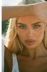 JULIA CAVANAGH - Instagram Photos and Video 12/04/2025