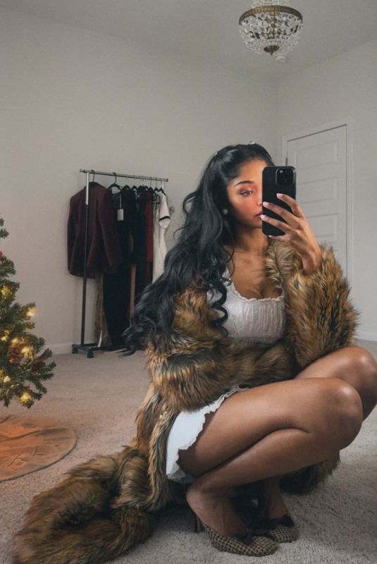 KAAVIYA SAMBASIVAM - Instagram Photos 12/26/2025