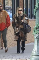 KATE HUDSON and Danny Fujikawa Out for Shopping in Aspen 12/23/2025
