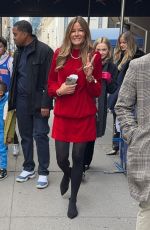 KELLY BENSIMON Leaves Knicks Game in New York 12/25/2025