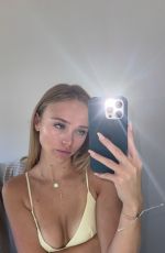 KYLA DODD - Instagram Photos 12/11/2025