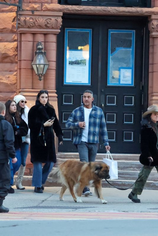 KYLE RICHARDS and Mauricio Umansky Reunite for Family Christmas Shopping 12/23/2025