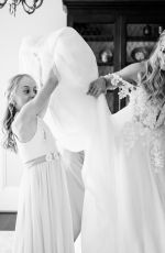 LAURA VANDERVOORT - Instagram Photos 12/16/2025