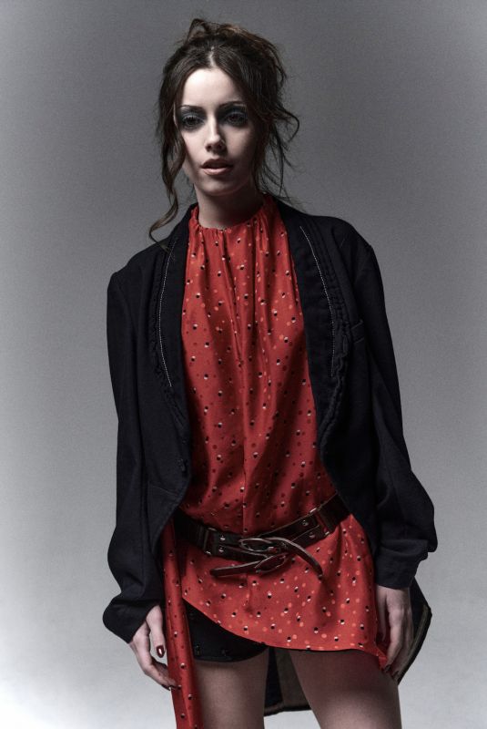 MADALENA ARAGAO for Numero Netherlands, December 2025