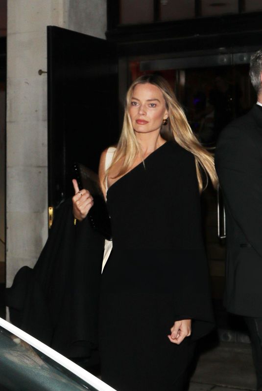 MARGOT ROBBIE Arrives at War Child Gala Dinner in London 12/5/2025