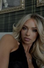 MIRANDA HOPE - Instagram Photos 12/21/2025