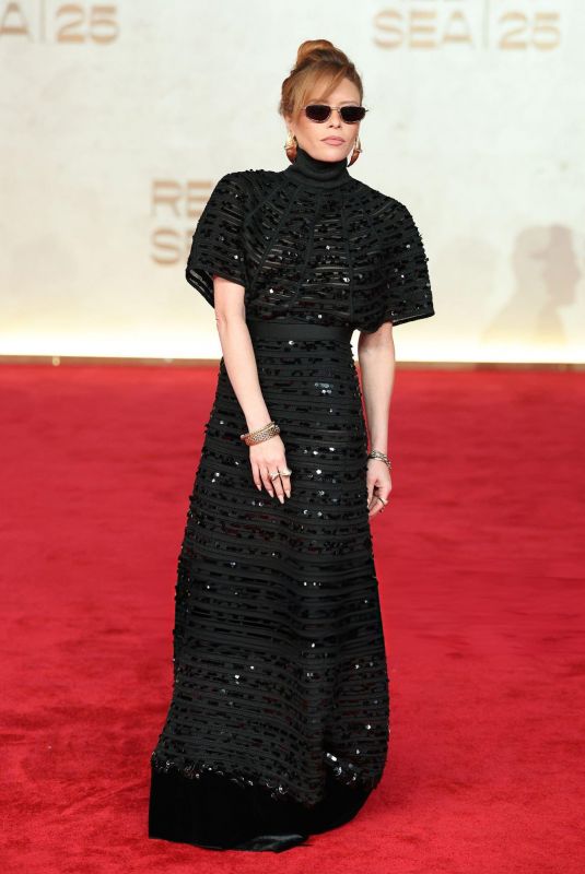 NATASHA LYONNE at Opening Night Red Carpet for Giant at 2025 Red Sea International Film Festival in Jeddah 12/04/2025