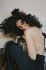 NAZANIN MANDI - Instagram Photos 12/30/2025