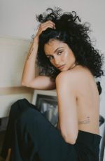 NAZANIN MANDI - Instagram Photos 12/30/2025