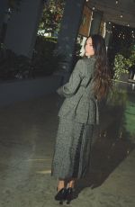 OLIVIA MUNN - Instagram Photos 12/24/2025