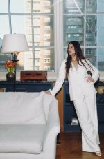OLIVIA MUNN - Instagram Photos and Video 12/15/2025