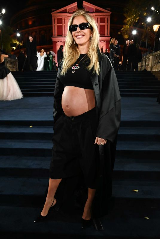 Pregnant ELLIE GOULDING at Fashion Awards 2025 in London 12/01/2025