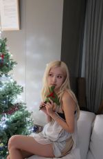 ROSE - Instagram Photos 12/24/2025