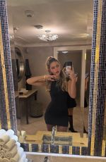 SARA CRUMBLELEG - Instagram Photos 12/13/2025