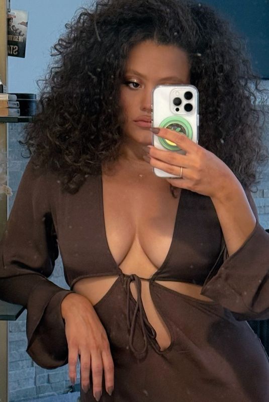 SARAH JEFFERY - Instagram Photos 12/18/2025