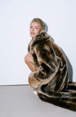 SOPHIA LUDERS - Instagram Photos and Video 12/29/2025