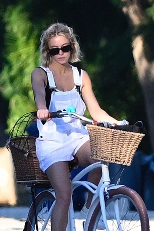 SYDNEY SWEENEY Out on a Bike Ride in Florida Keys 11/23/2025