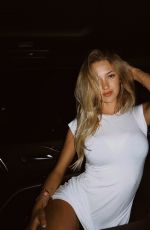 SYDNEY THOMAS - Instagram Photos 12/27/2025