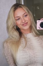 SYDNEY THOMAS - Instagram Photos 12/27/2025