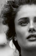 TAYLOR HILL for Vogue Czechoslovakia, January 2026