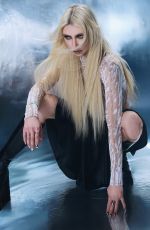 TAYLOR MOMESN for Tmrw Magazine, December 2025