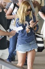 ADDISON RAE Arrives at Perth Airport in Perth 01/02/2026