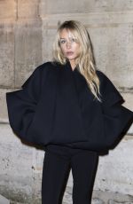 ALIX EARLE at Jacquemus Menswear Fall/winter 2026-2027 Show at Paris Fashion Week 01/25/2026
