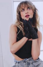 ANNE WINTERS - Instagram Photos 01/12/2026