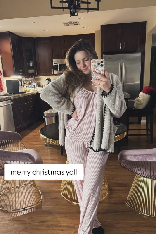 ARIEL WINTER – Instagram Photos and Videos 01/01/2026