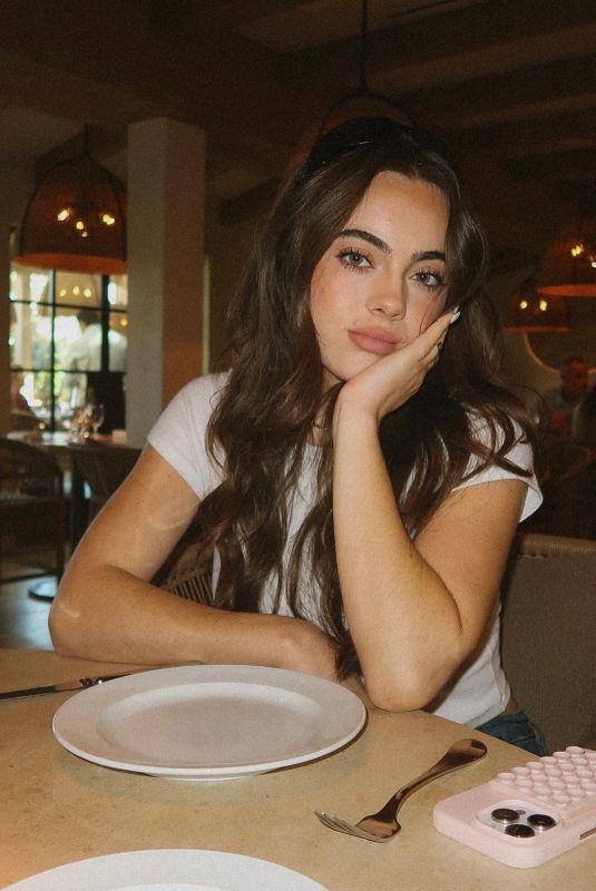 AVA ALLAN - Instagram Photos 01/15/2026
