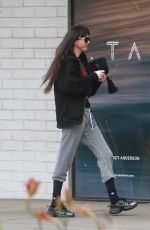 DAKOTA JOHNSON Arrives at Tracy Anderson Gym in Studio 01/07/2026