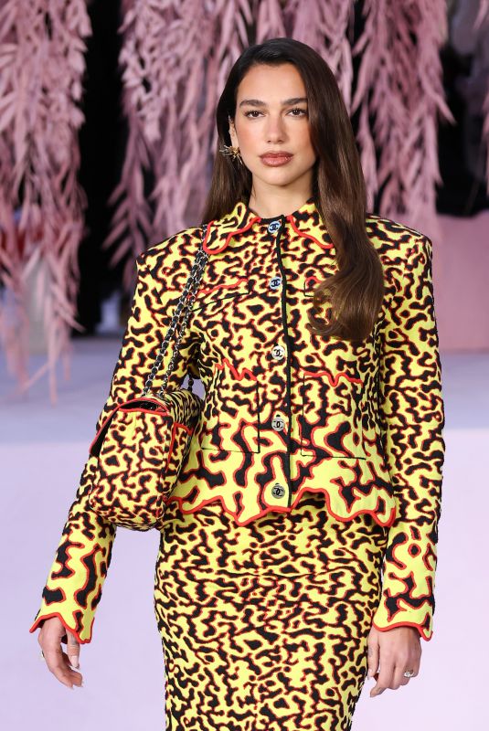 DUA LIPA at Chanel Haute Couture Week Spring/Summer 2026 Show at Paris Fashion Week 01/27/2026