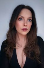 ELIZABETH GILLIES - Instagram Photos 01/10/2026