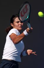 EMMA RADUCANU at a Practice Session at 2026 Australian Open in Melbourne 01/20/2026
