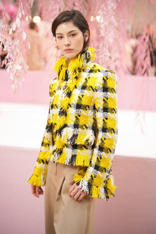 GRACIE ABRAMS at Chanel Haute Couture Week Spring/Summer 2026 Show at Paris Fashion Week 01/27/2026