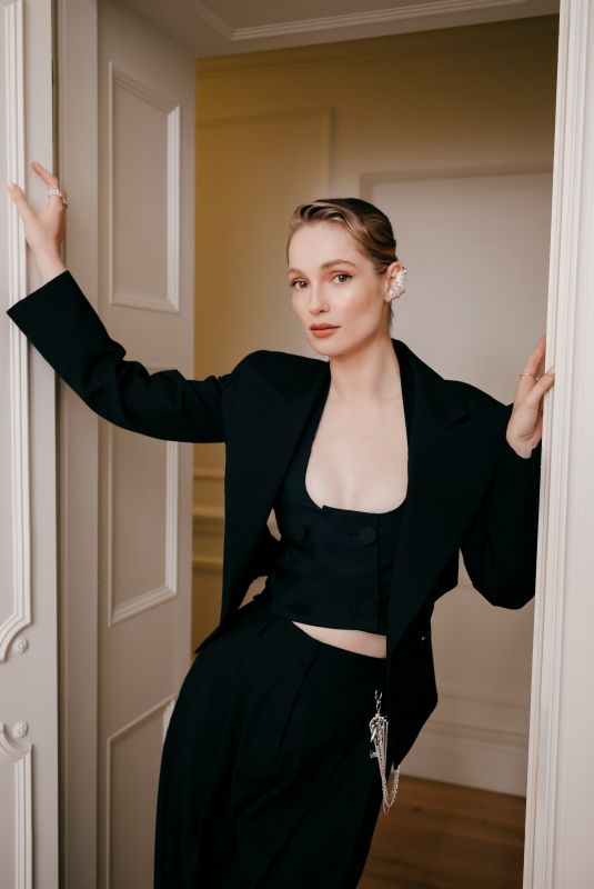 HANNAH DODD for Elle Magazine, UK January 2026