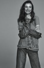 HANNAH MASI at a Photoshoot, January 2026