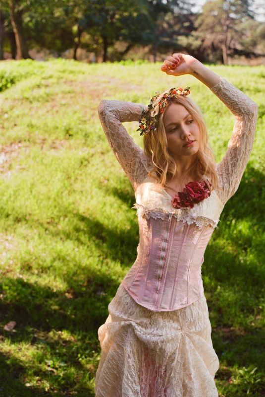 IRIS APATOW at a Photoshoot, January 2026