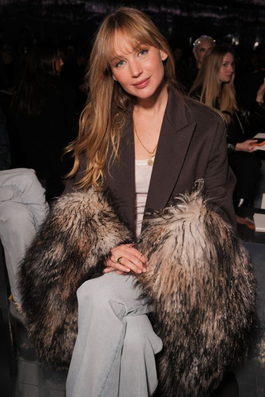 JENNIFER LAWRENCE at Christian Dior Haute Couture S/S ’26 Show at Paris Fashion Week 01/26/2026