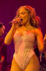 JENNIFER LOPEZ Performs in New York 01/05/2026