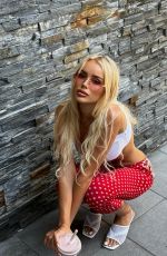 JULIA CAVANAGH - Instagram Photos 01/08/2026