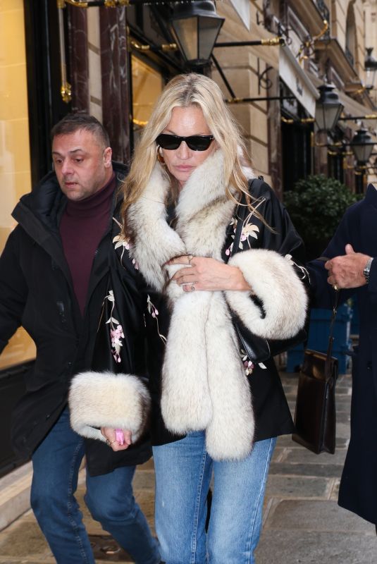 KATE MOSS Out Arrives for Paris Fashion Week 01/27/2026